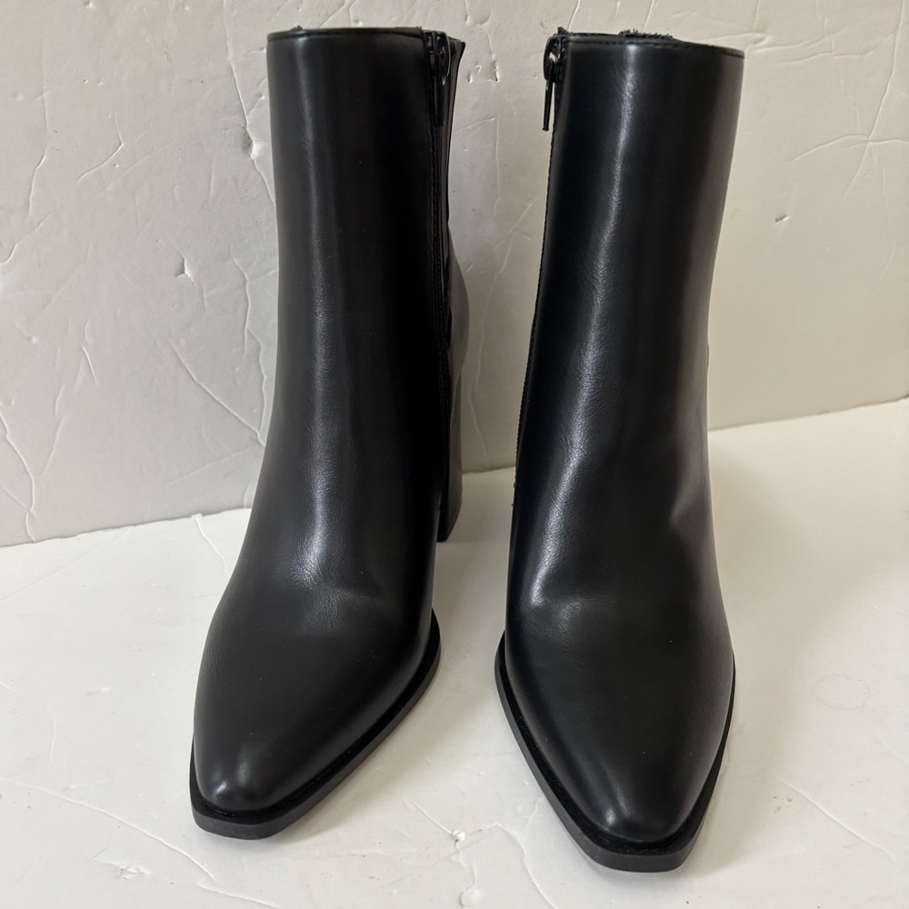 Classic Black Pointed-Toe Women's Boots NEW WITH OUT BOX